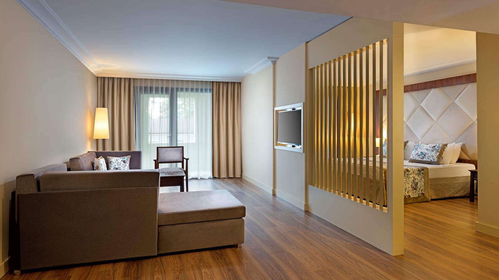 rooms-coral-room