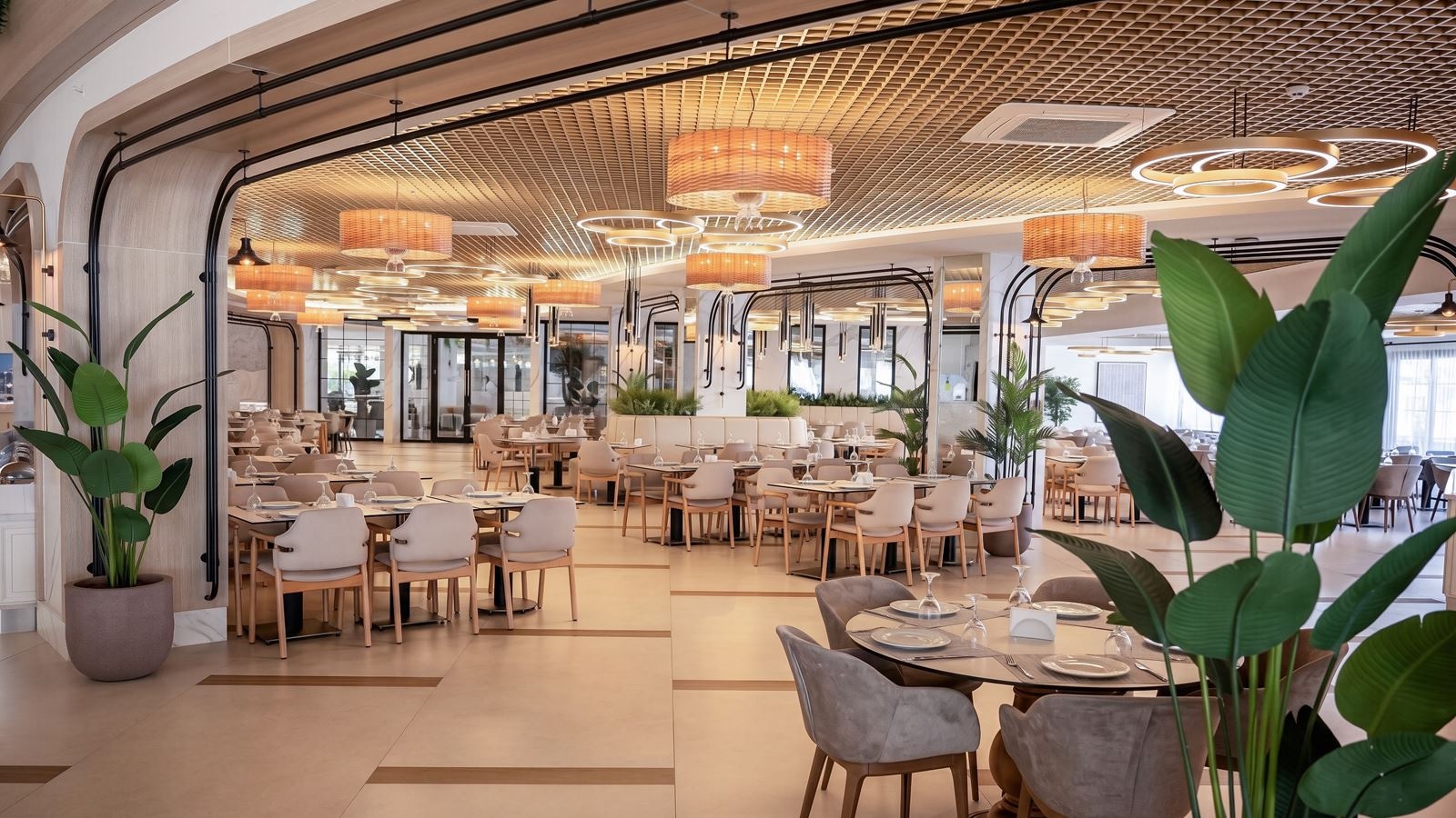 restaurants-main-restaurant