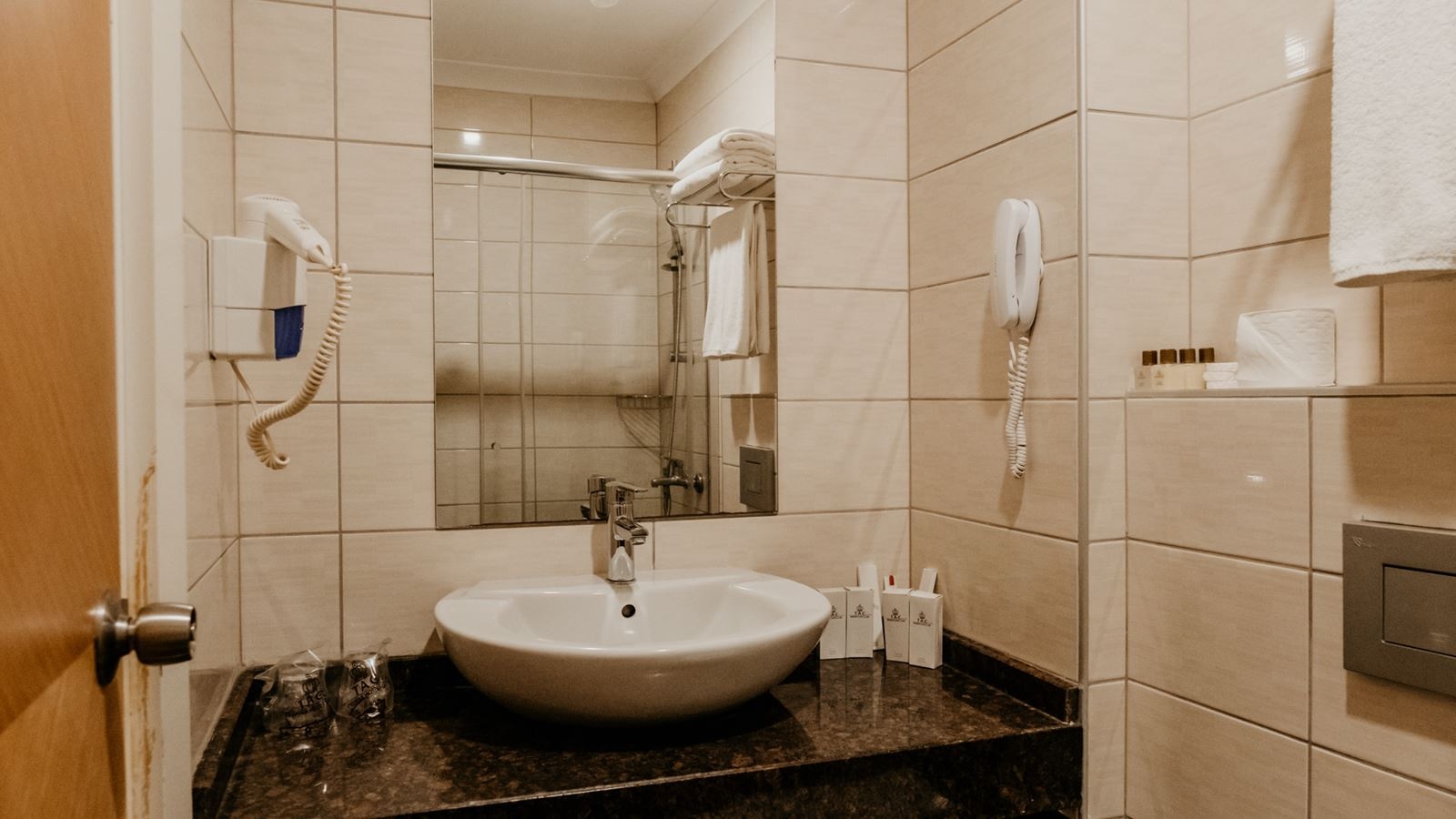rooms-standard-room