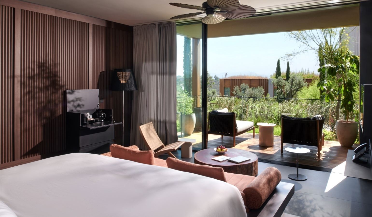 rooms-suite-land