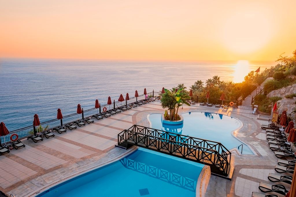 pools-outdoor-pool