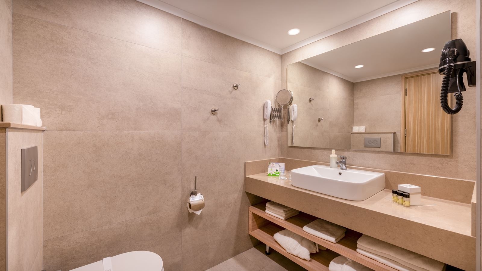 rooms-standart-room-land-view