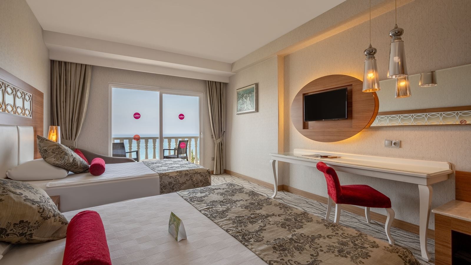 rooms-coral-room
