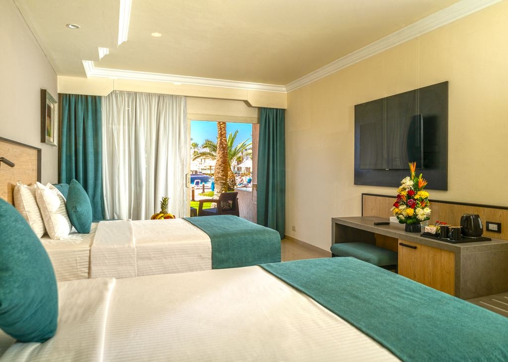 rooms-deluxe-room