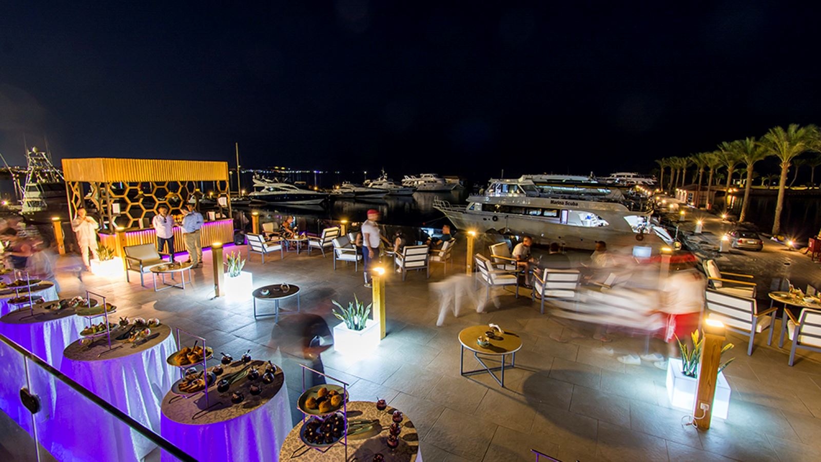 bars-sky-roof-café