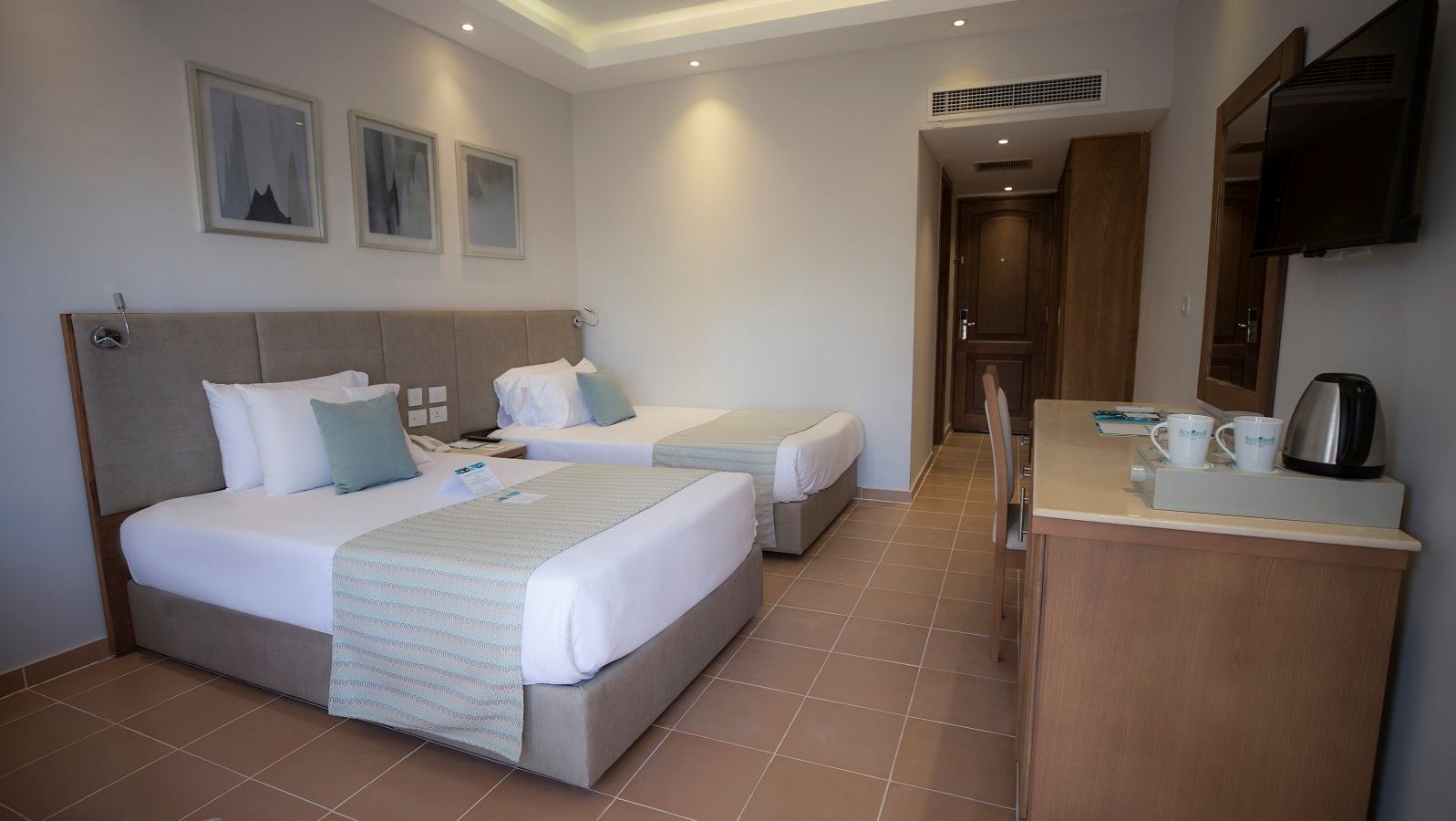 rooms-promo-back-view-room