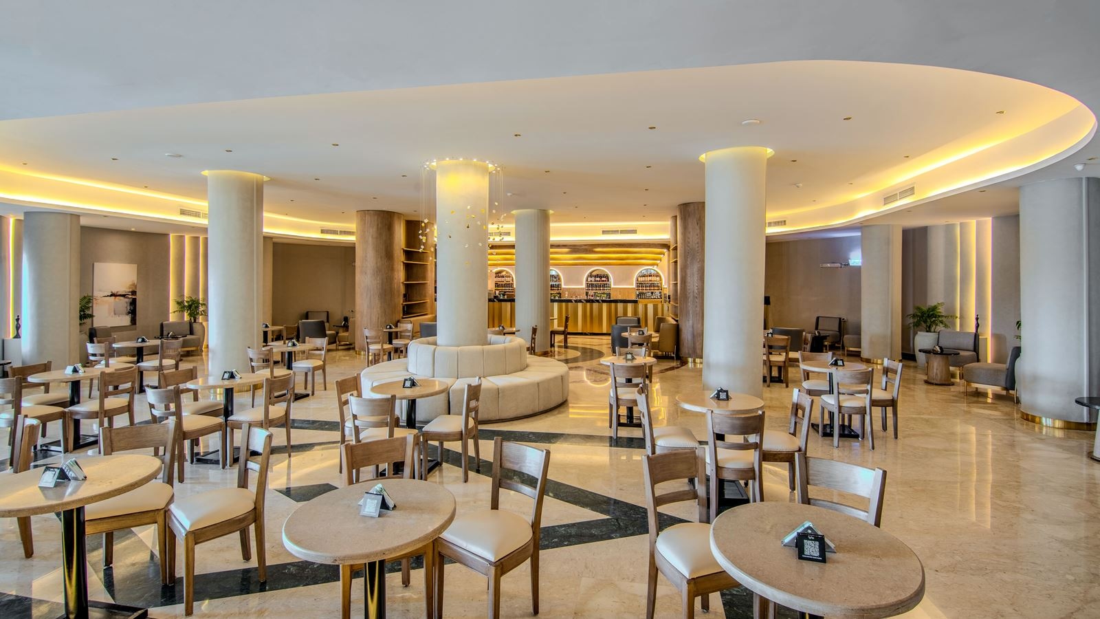 restaurants-sun-ray-lobby-bar