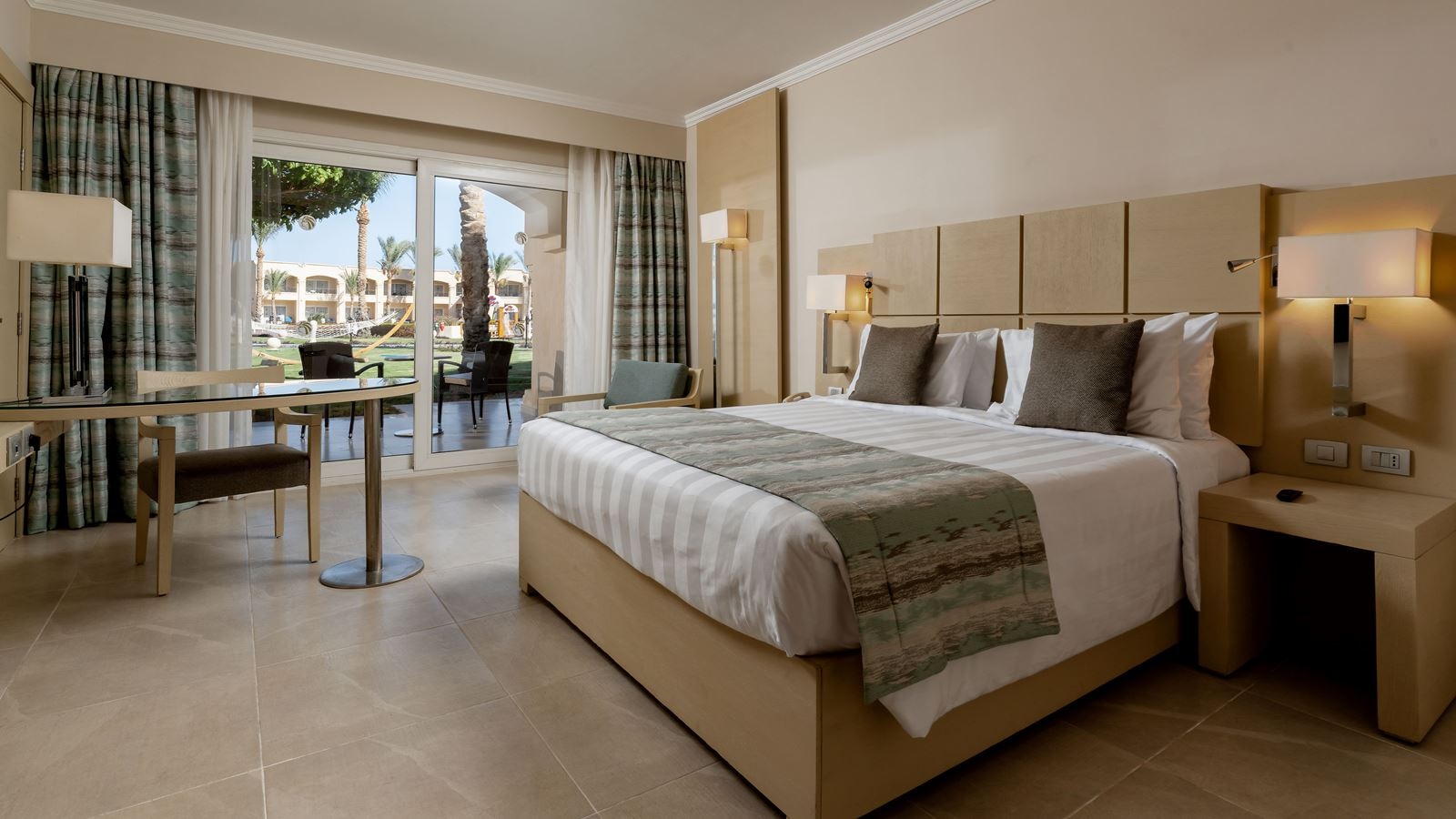 rooms-superior-room-gardenpoolsea-view