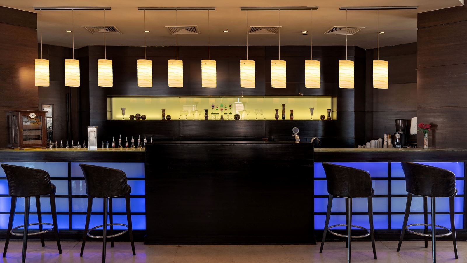 bars-pili-pili-pub