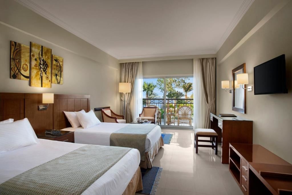 rooms-select-pool-view-room