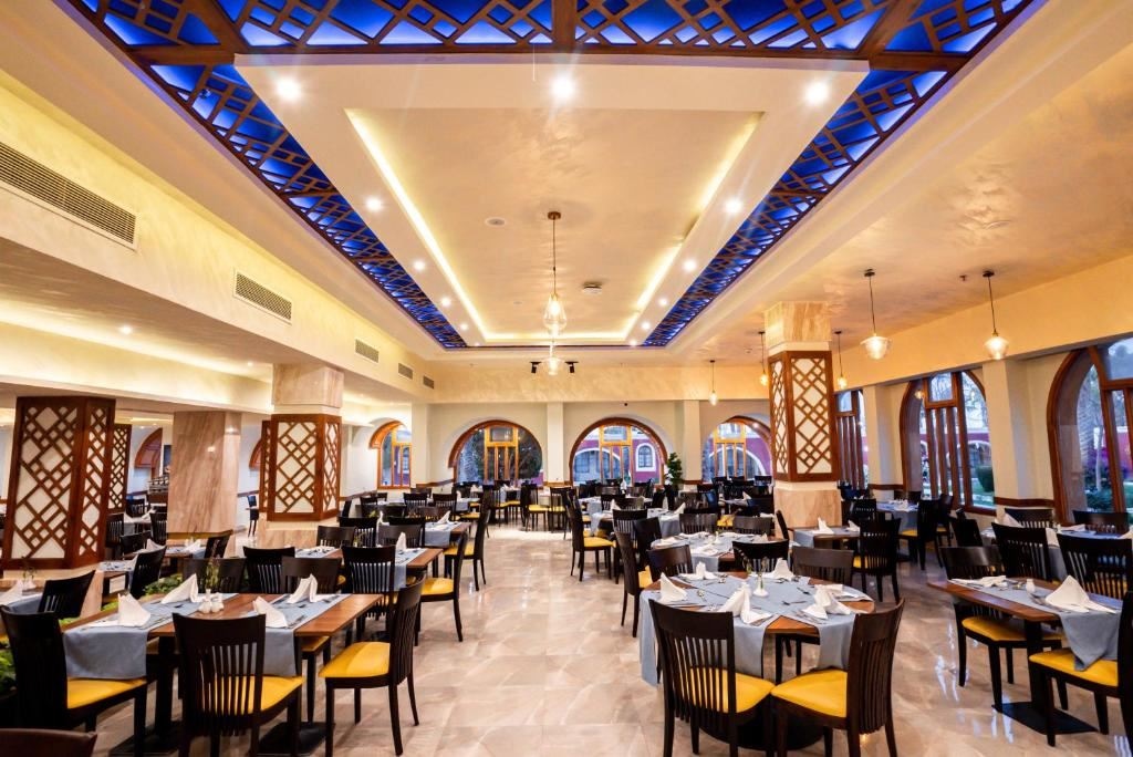 restaurants-restaurants