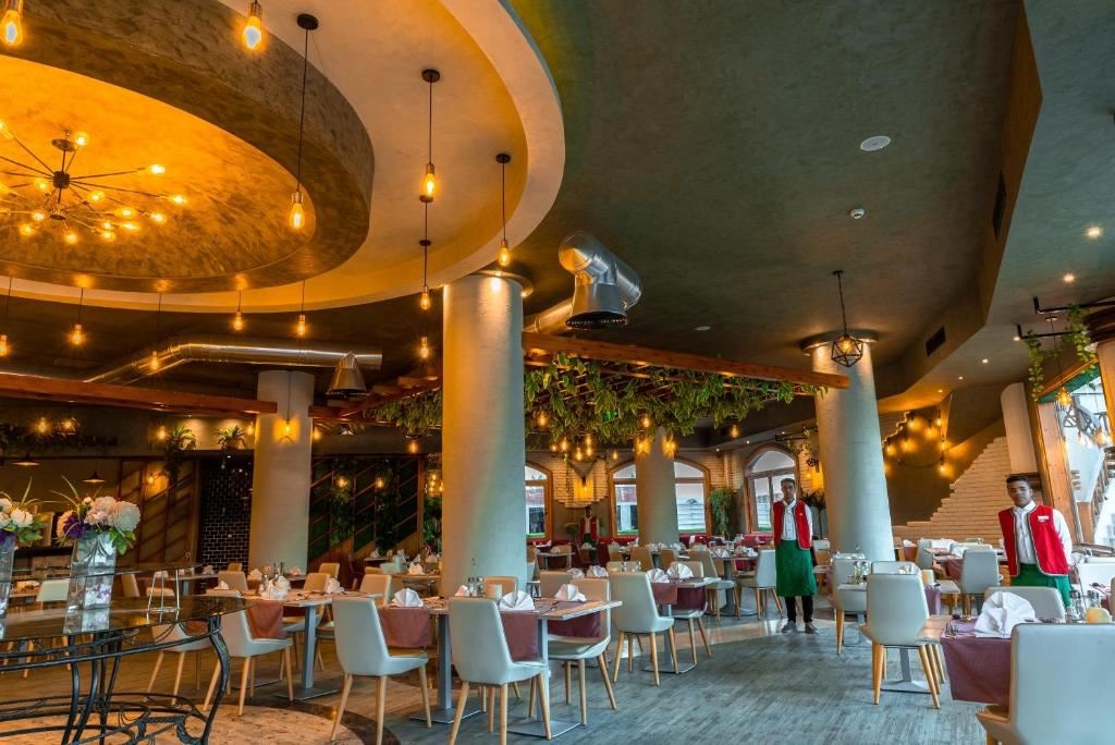 restaurants-restaurants