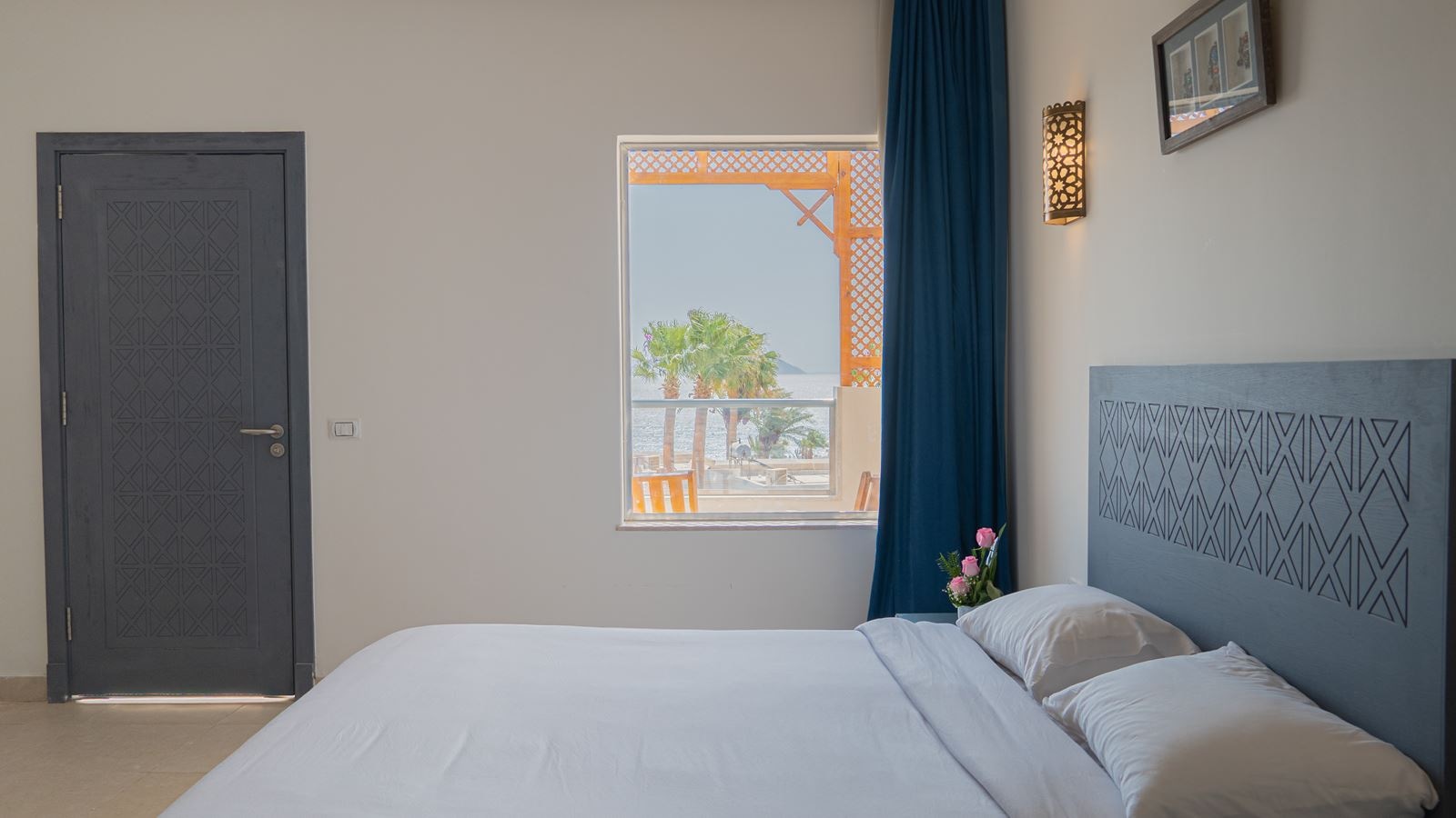 rooms-superior-room--pool-view