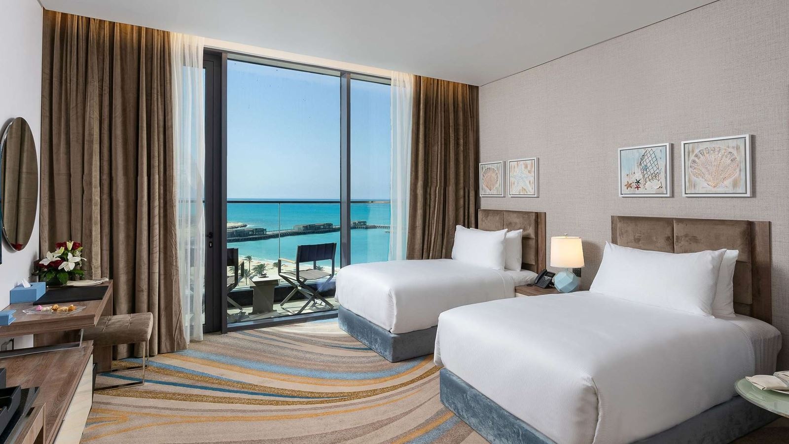 rooms-deluxe-room