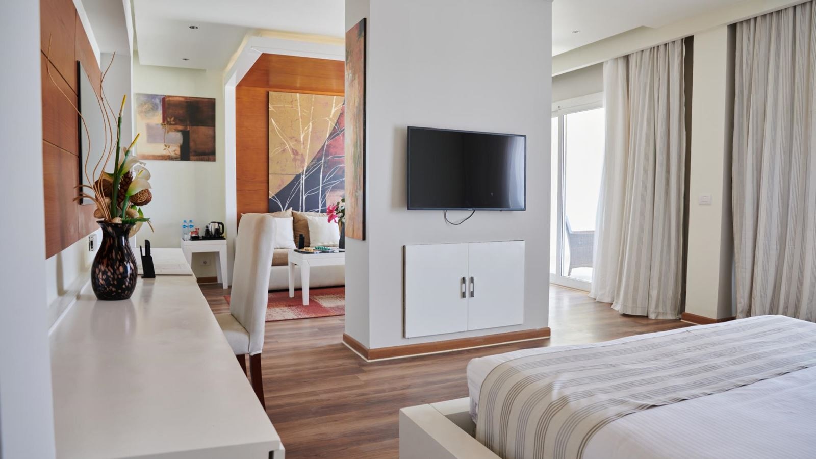 rooms-deluxe-suite