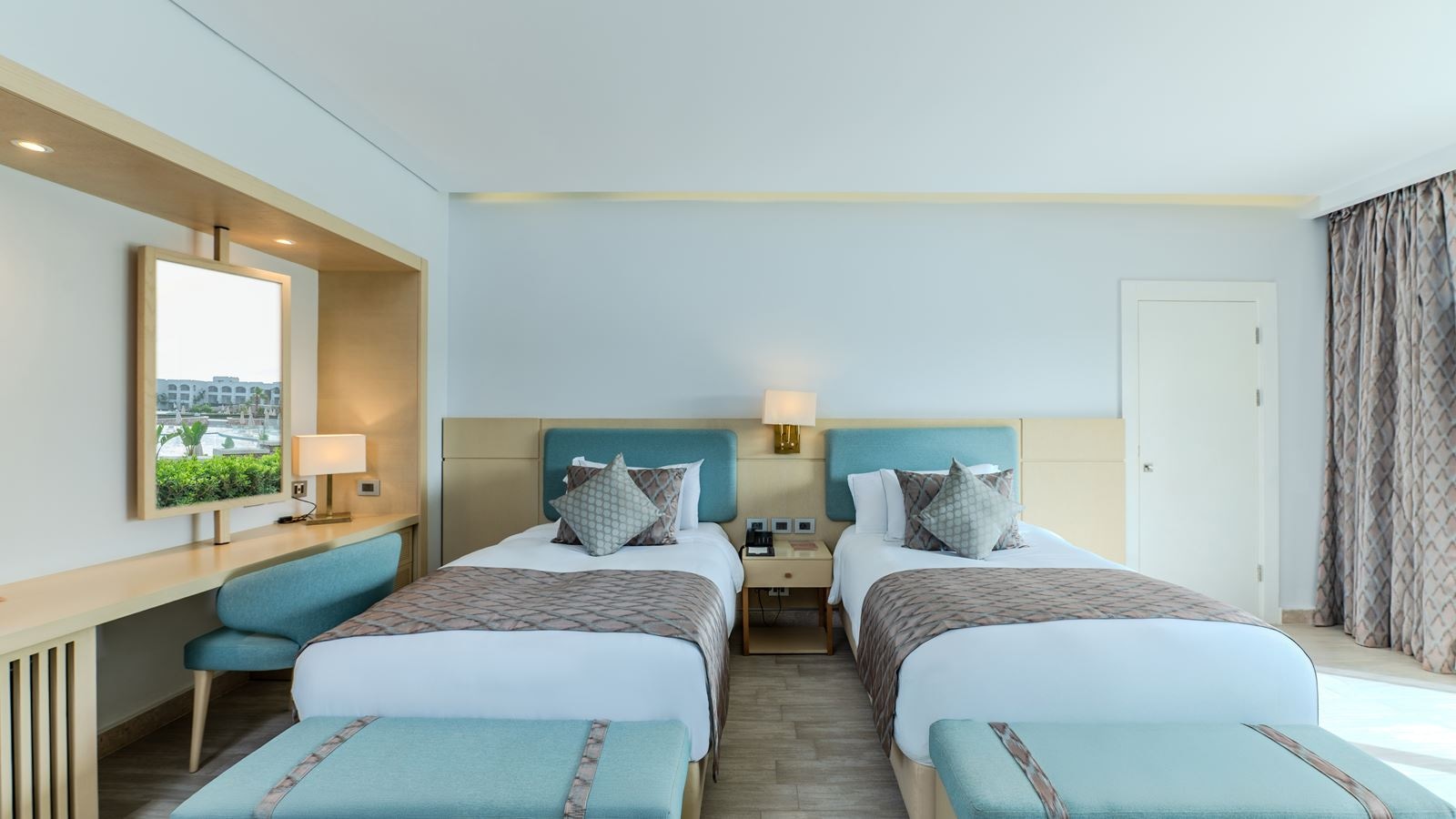 rooms-deluxe-room