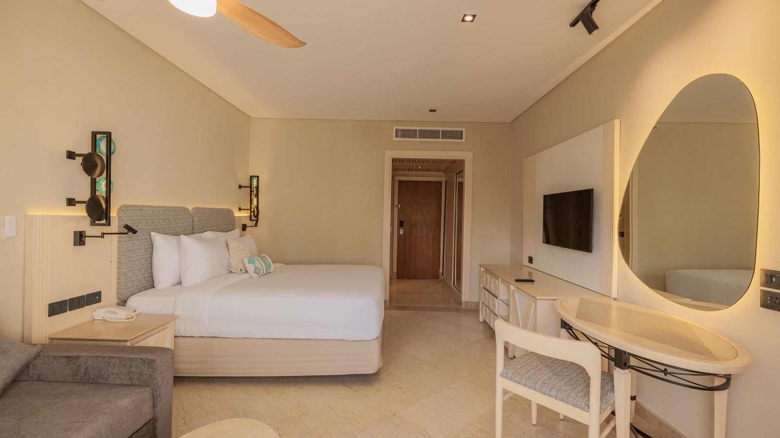 rooms-deluxe-room