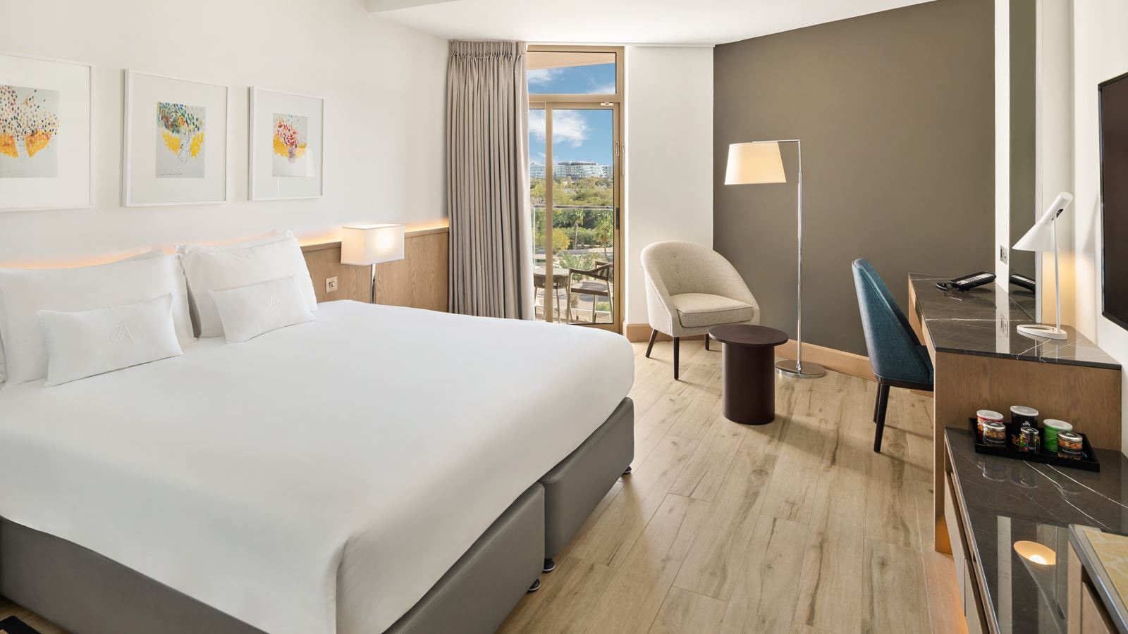 rooms-resort-view
