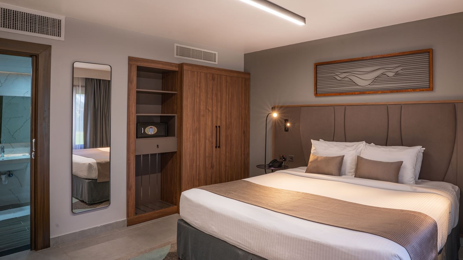 rooms-master-suite