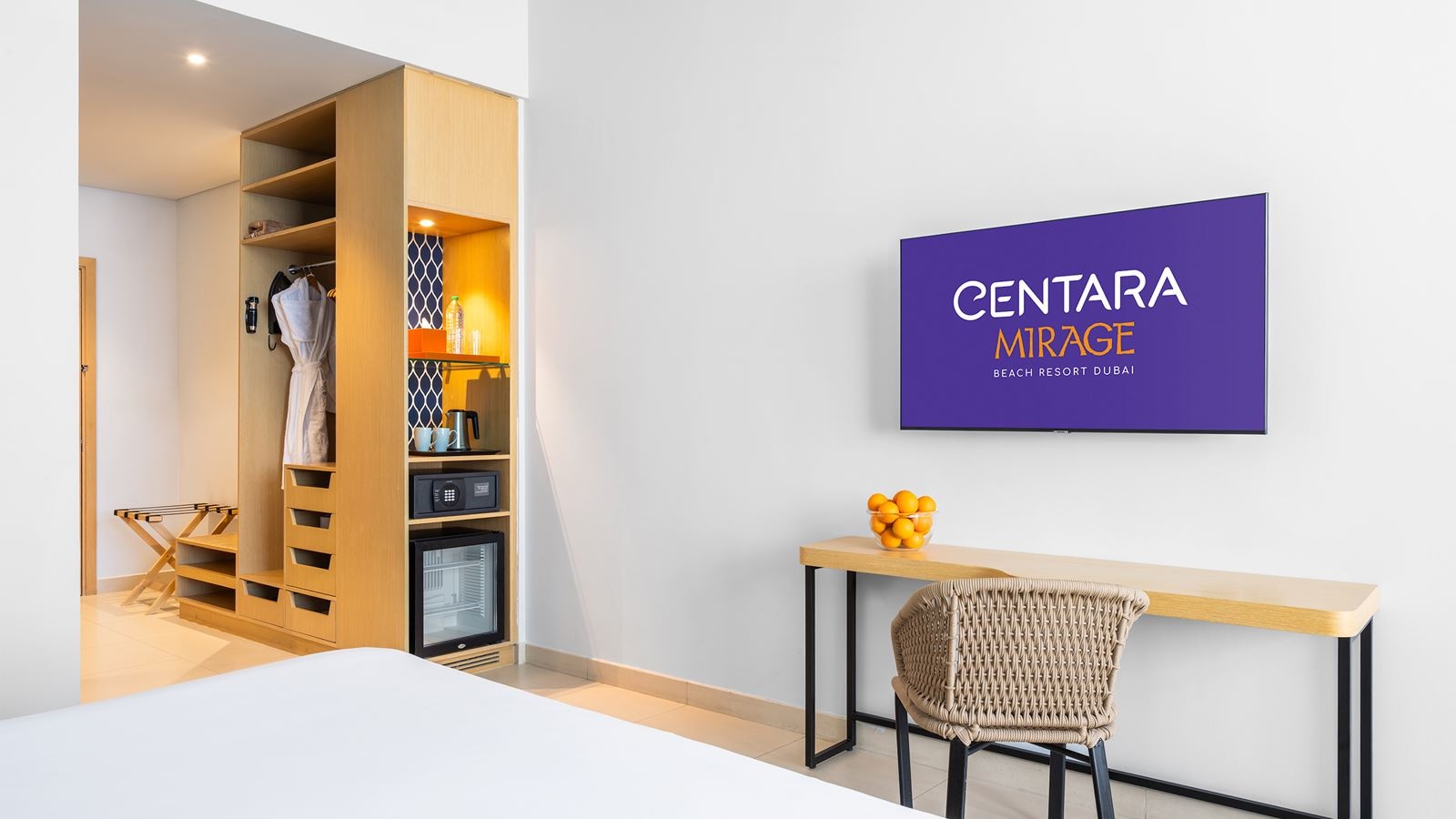 rooms-superior-room-panoramic-sea-view-king