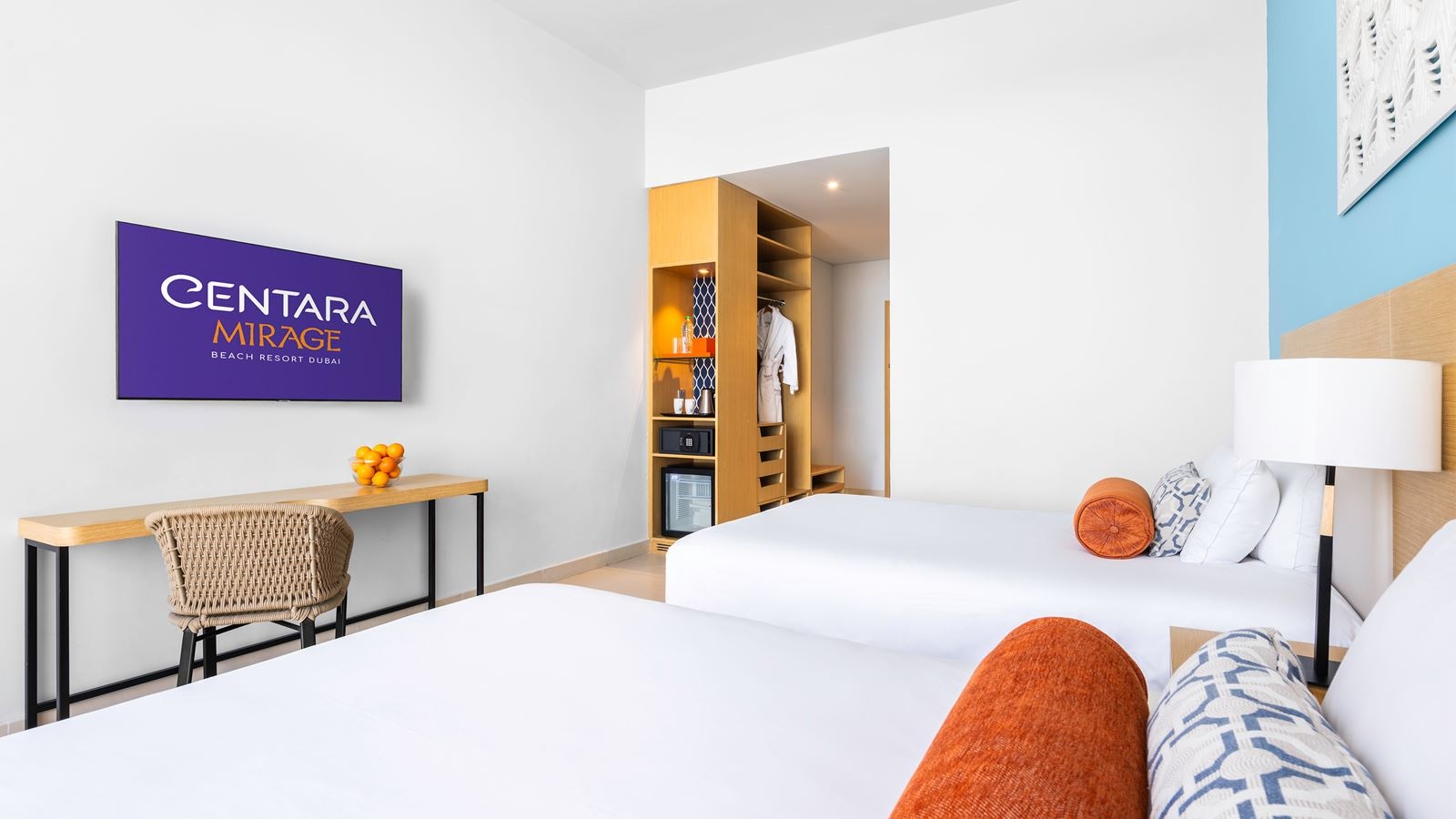 rooms-family-room-double-double