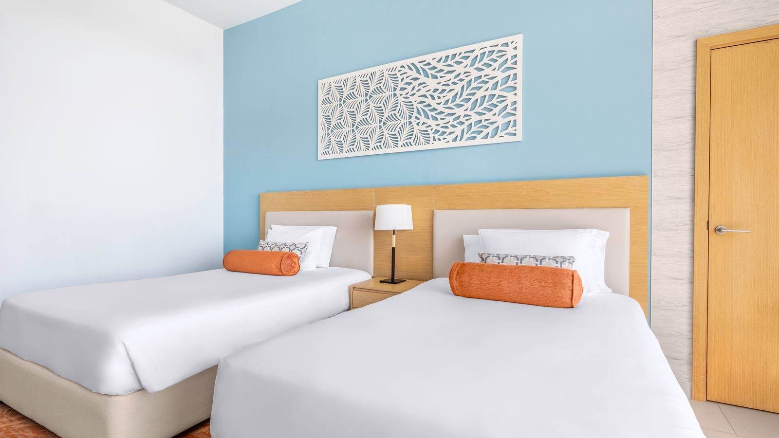 rooms-family-room-double-double