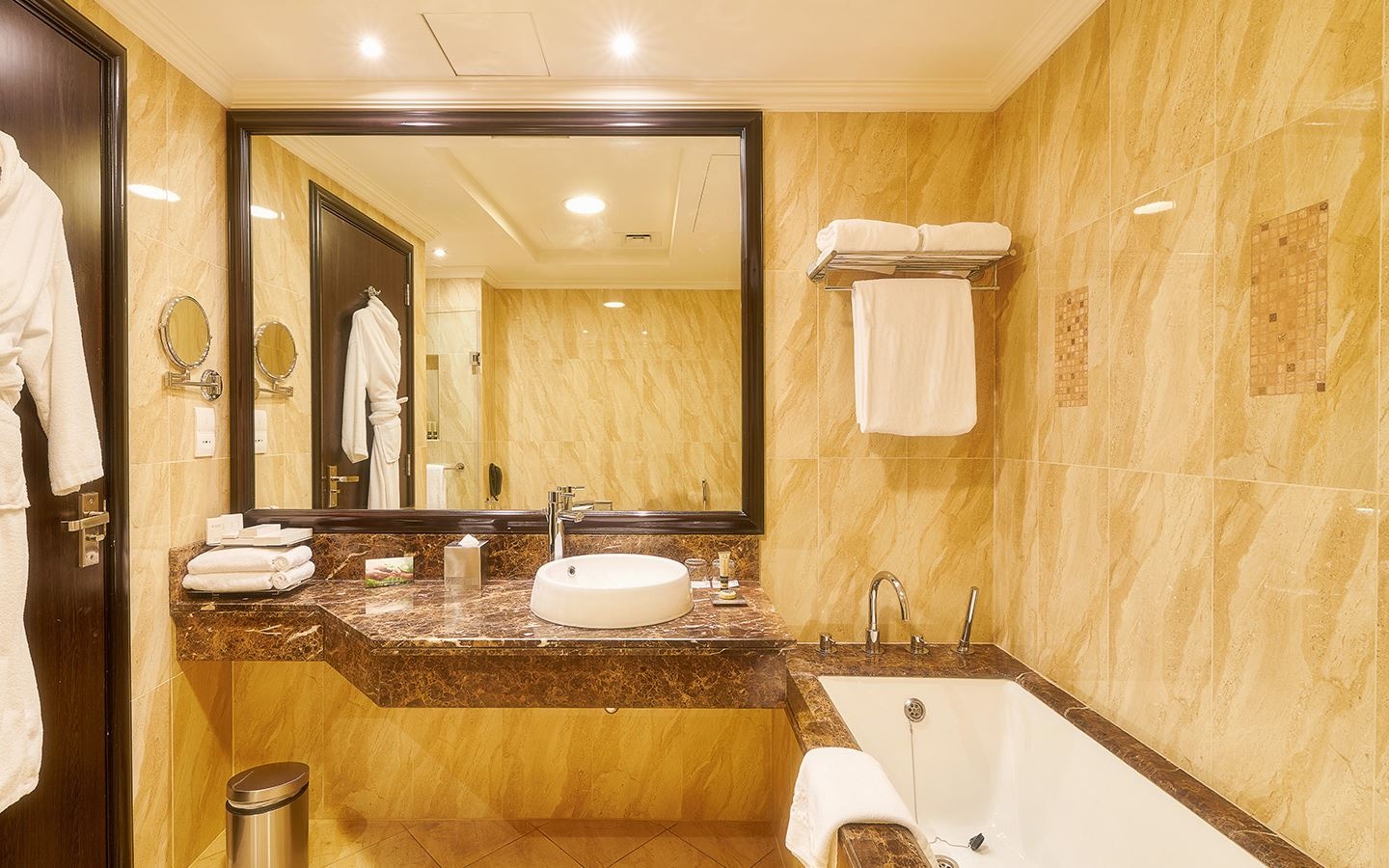 rooms-one-bedroom-suite-city-view