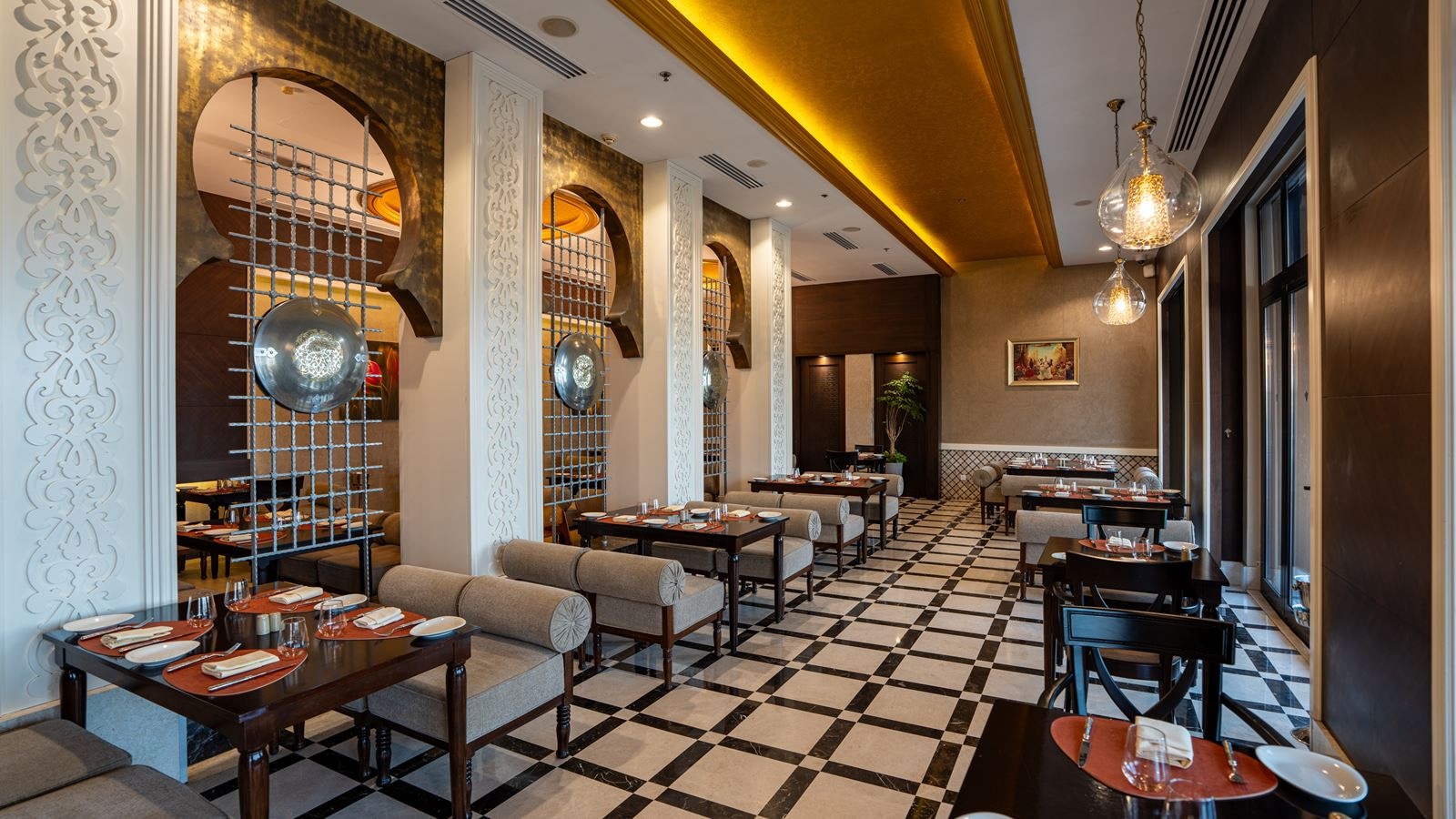 restaurants-lalezar