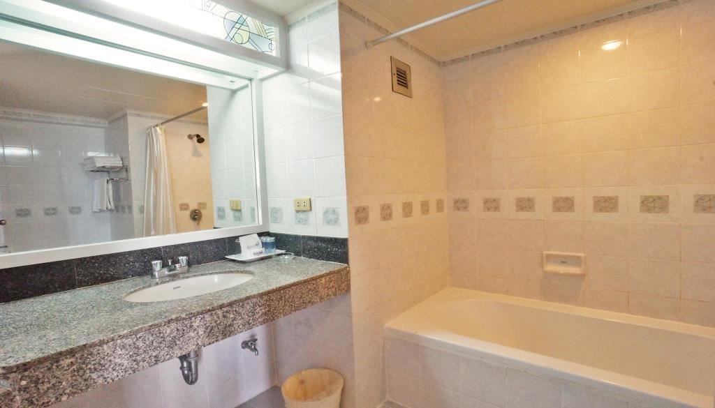 rooms-superior-room