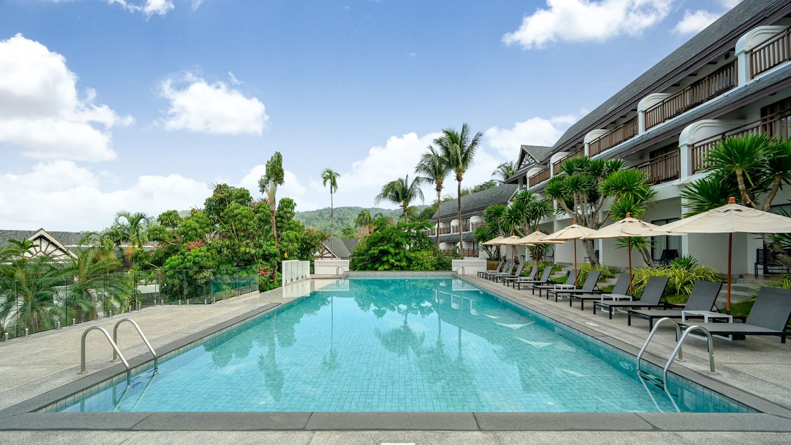 pools-outdoor-pool