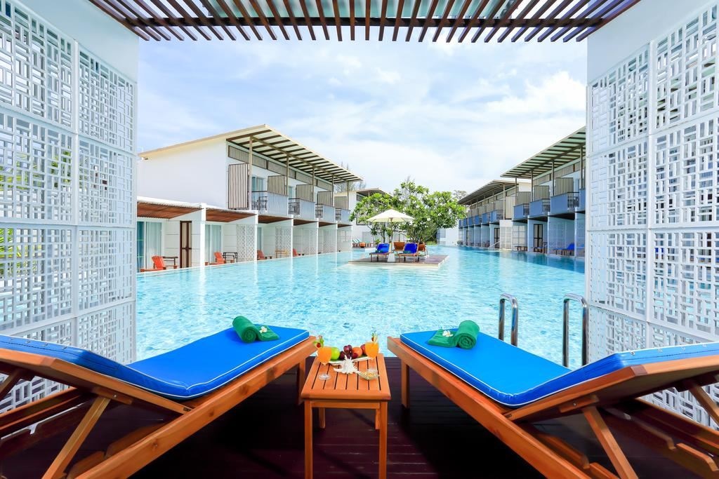 rooms-deluxe-pool-access