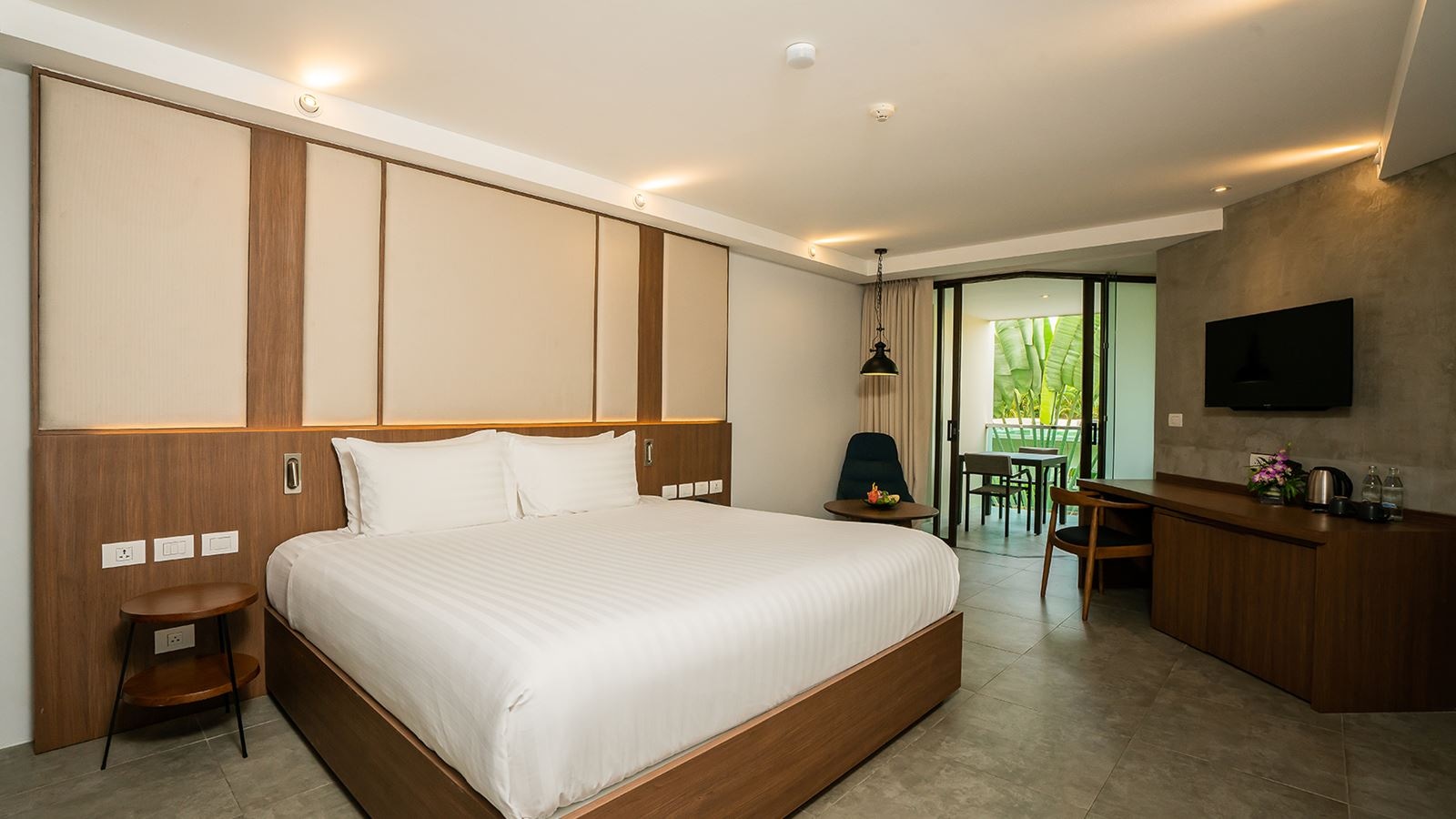rooms-deluxe-room