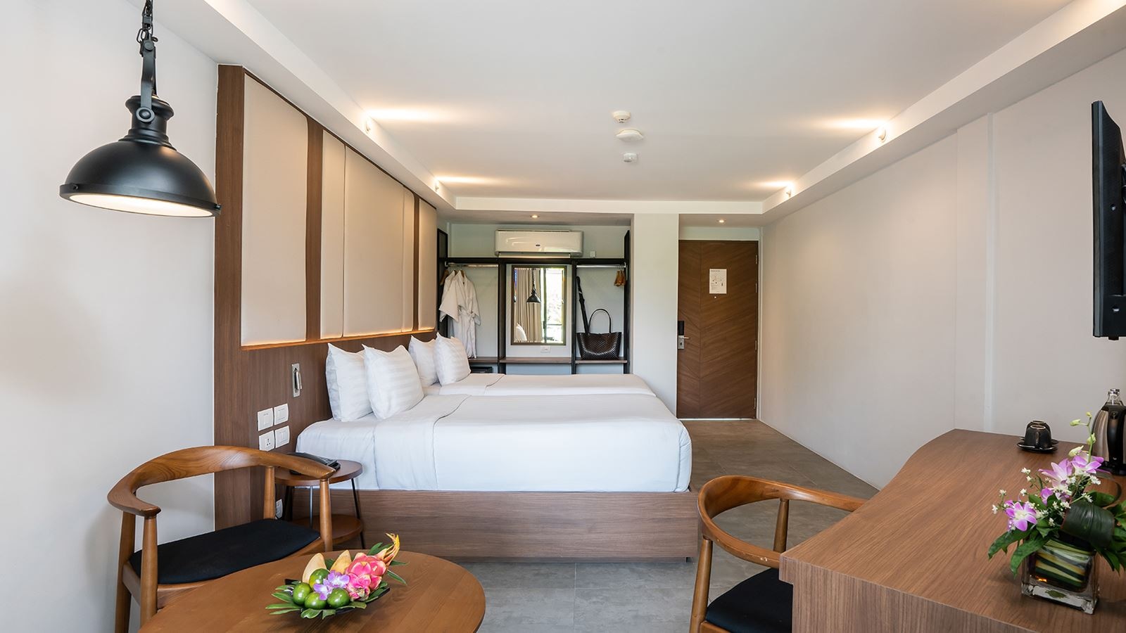 rooms-deluxe-room