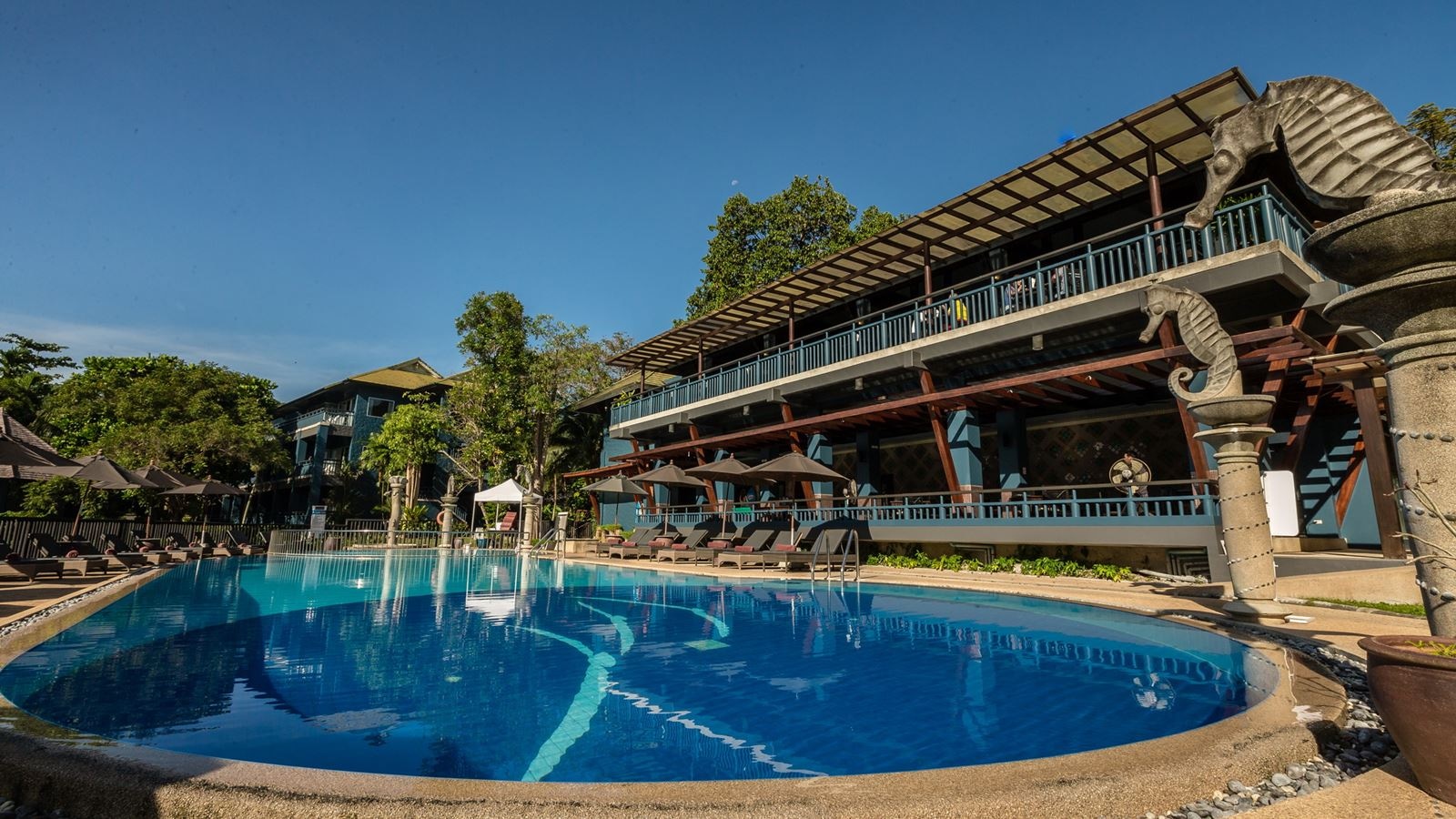 pools-outdoor-pool