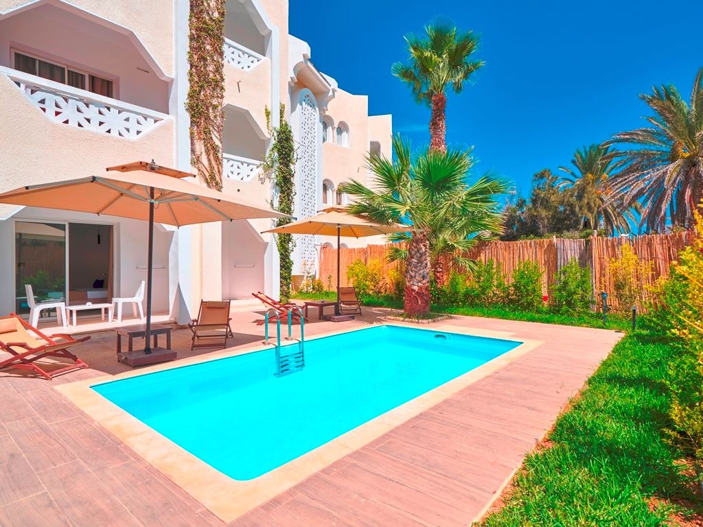 rooms-swim-up-room