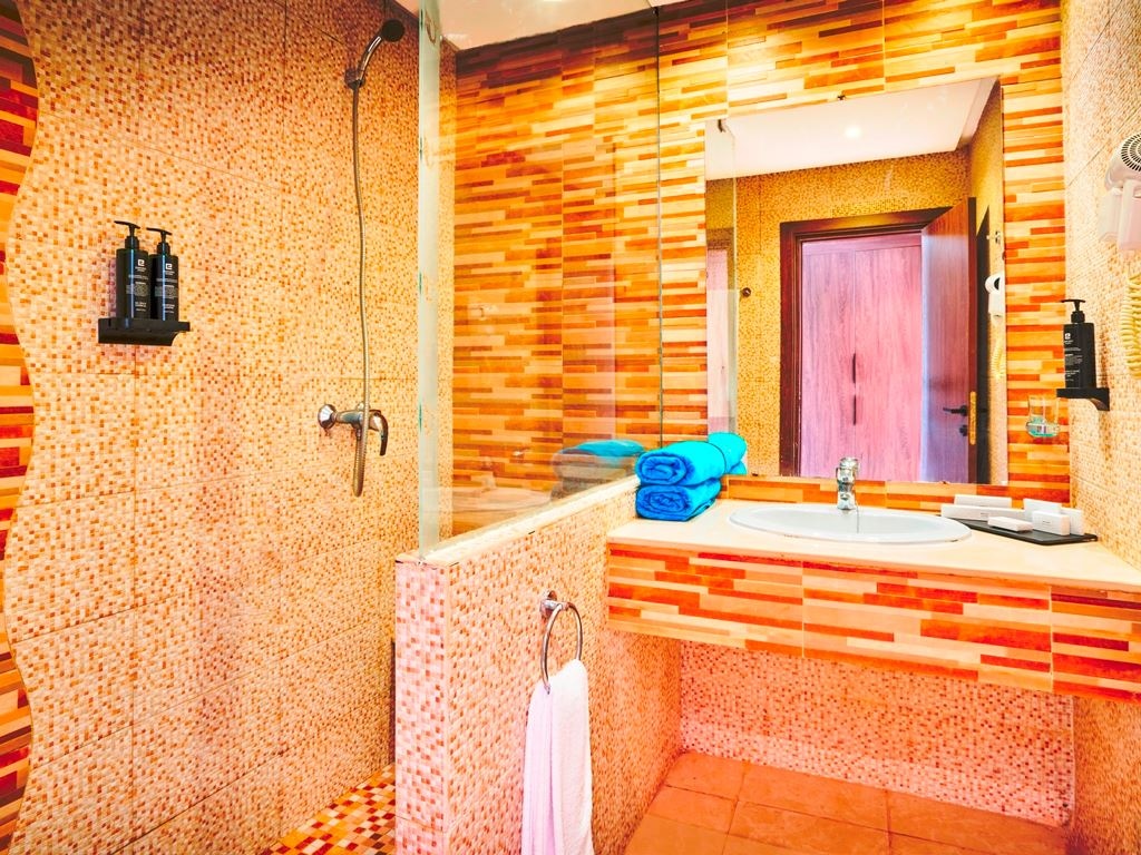 rooms-swim-up-room