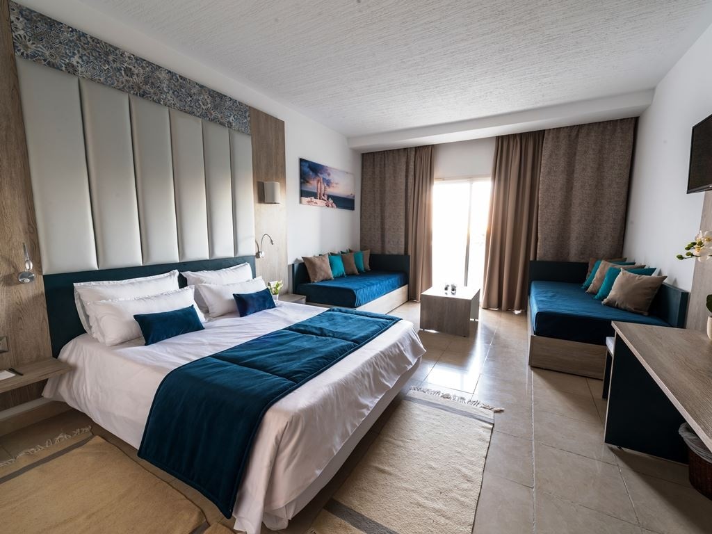 rooms-family-room