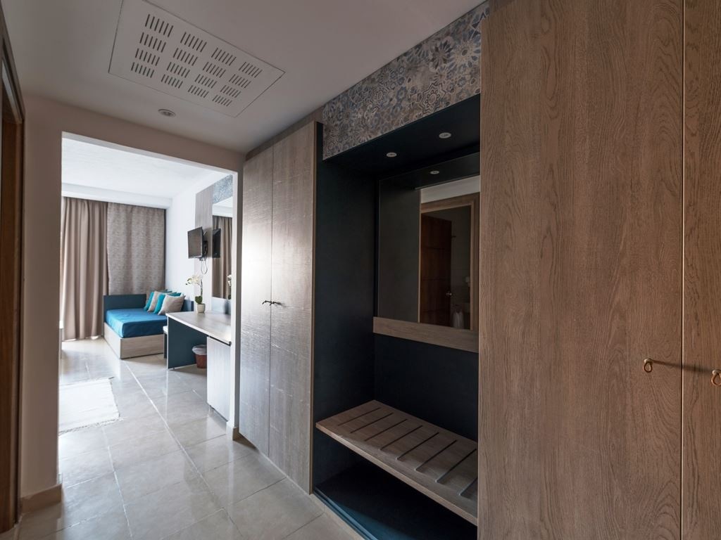 rooms-family-room