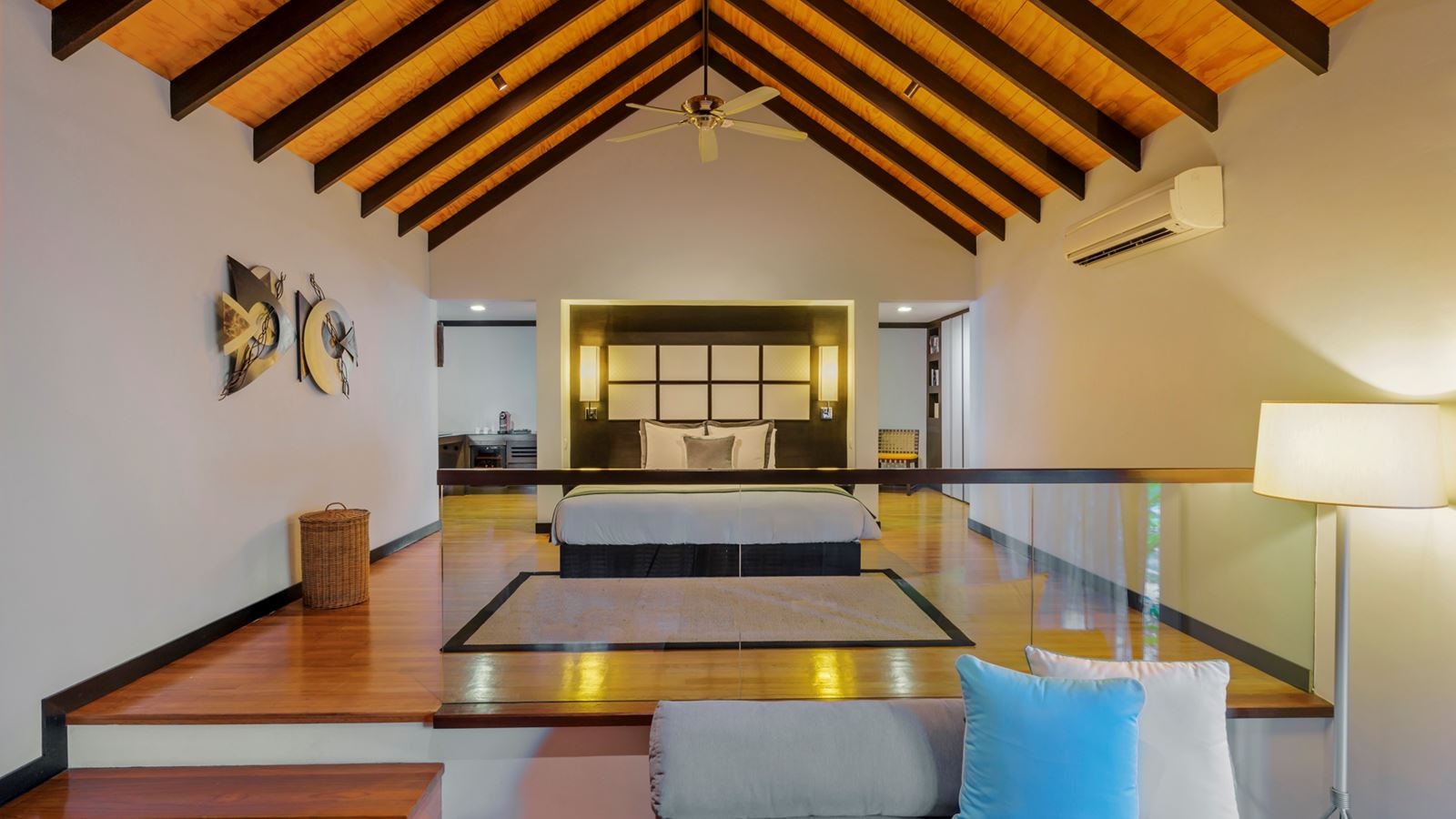 rooms-pool-villa