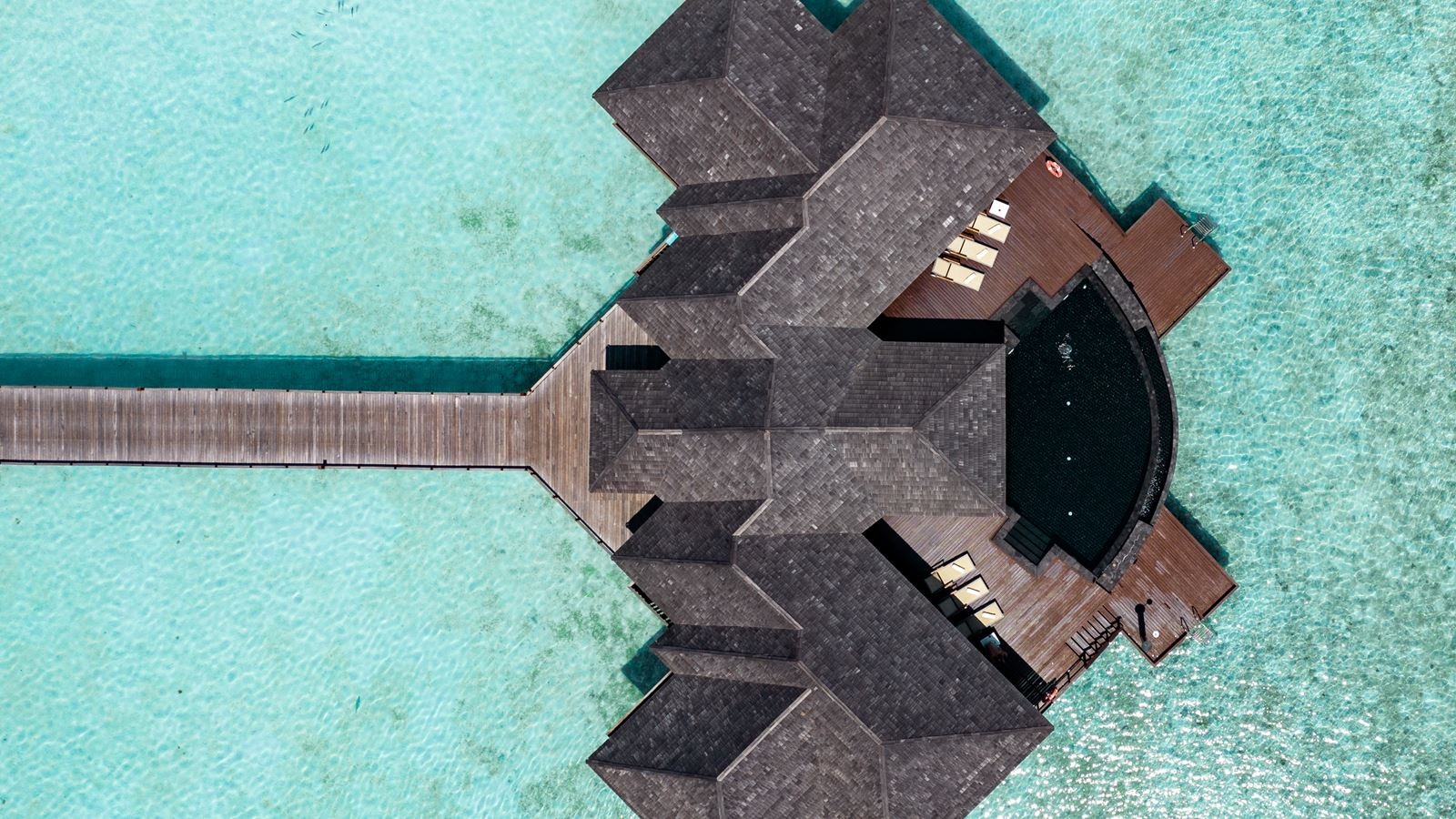 rooms-aqua-retreat