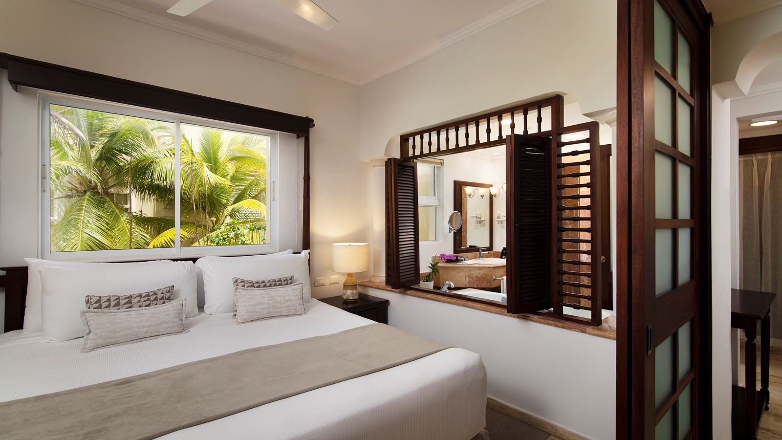 rooms-the-level-suite-garden-view