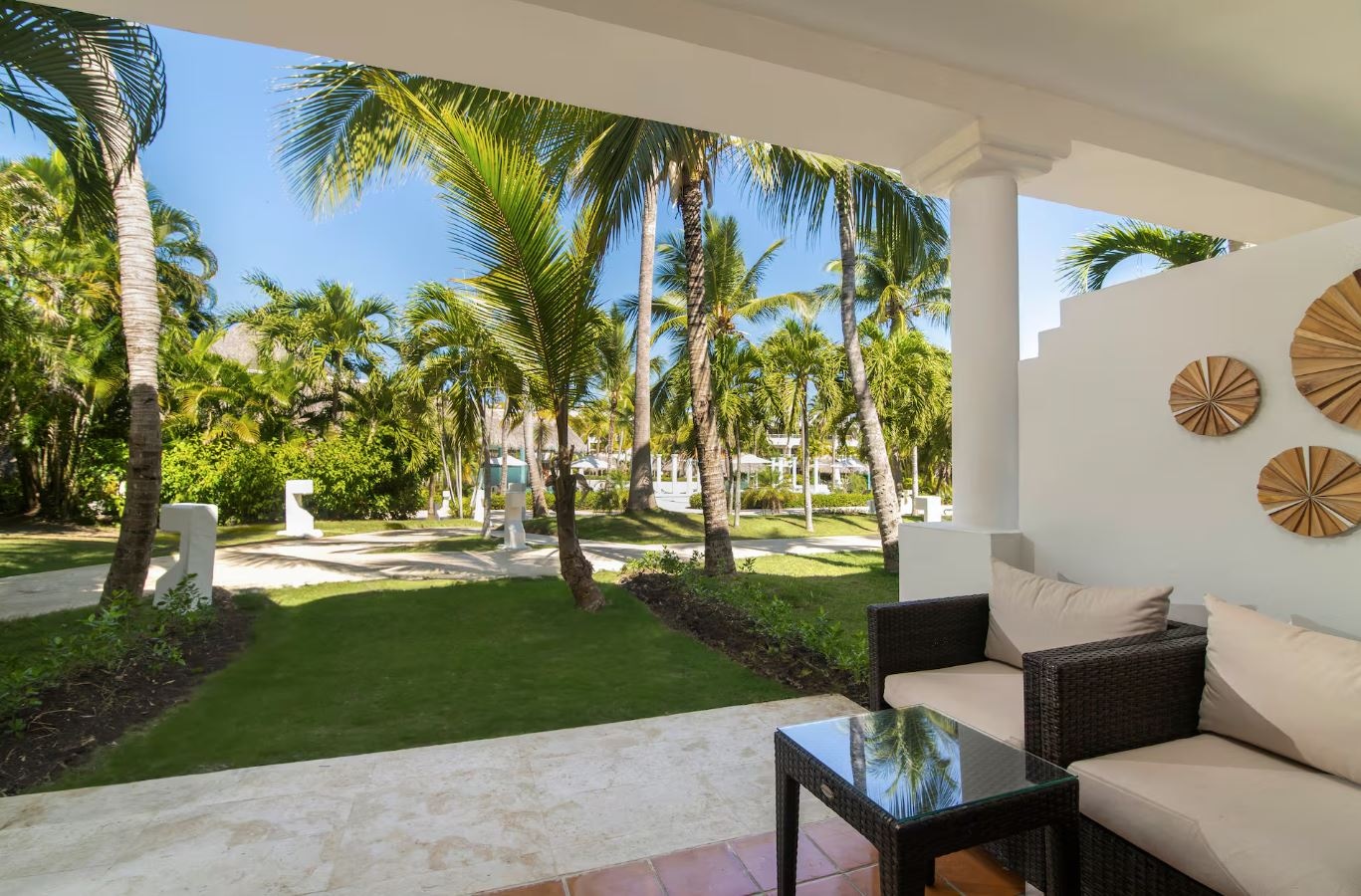 rooms-the-level-junior-suite-garden-view