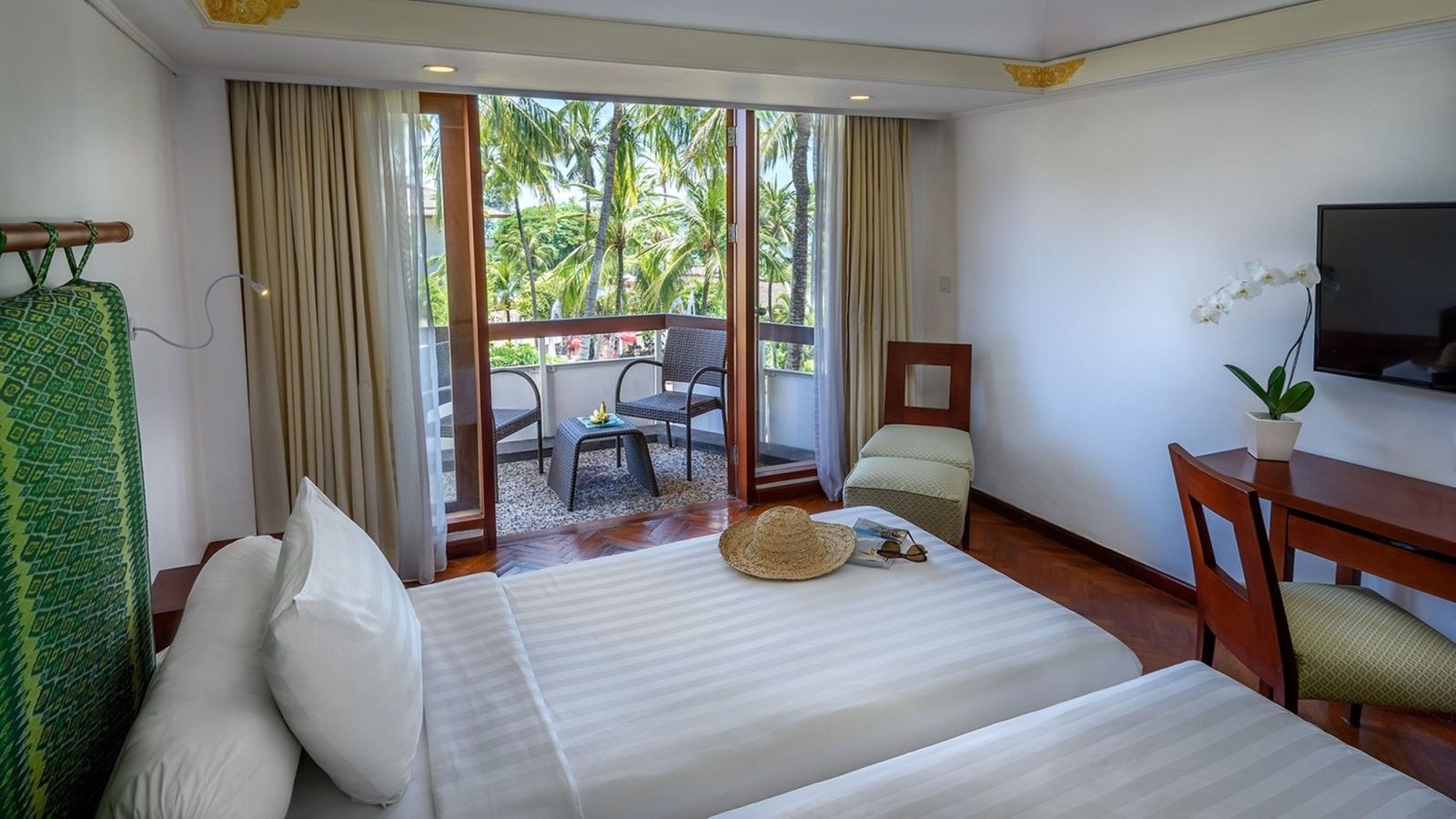 rooms-superior-room