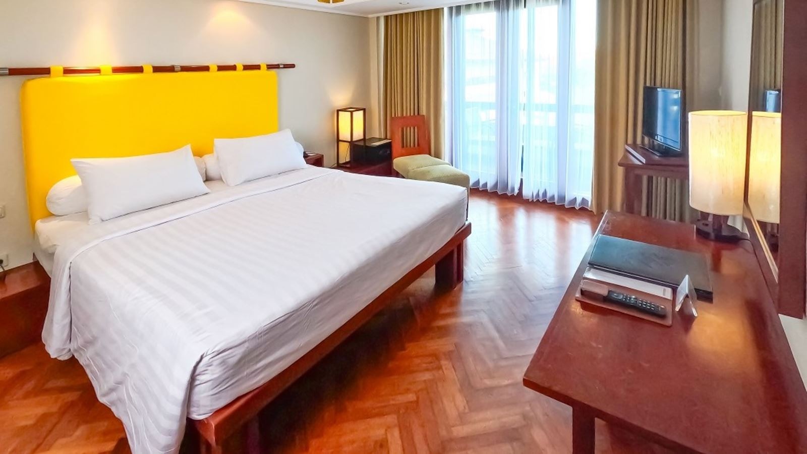 rooms-superior-room