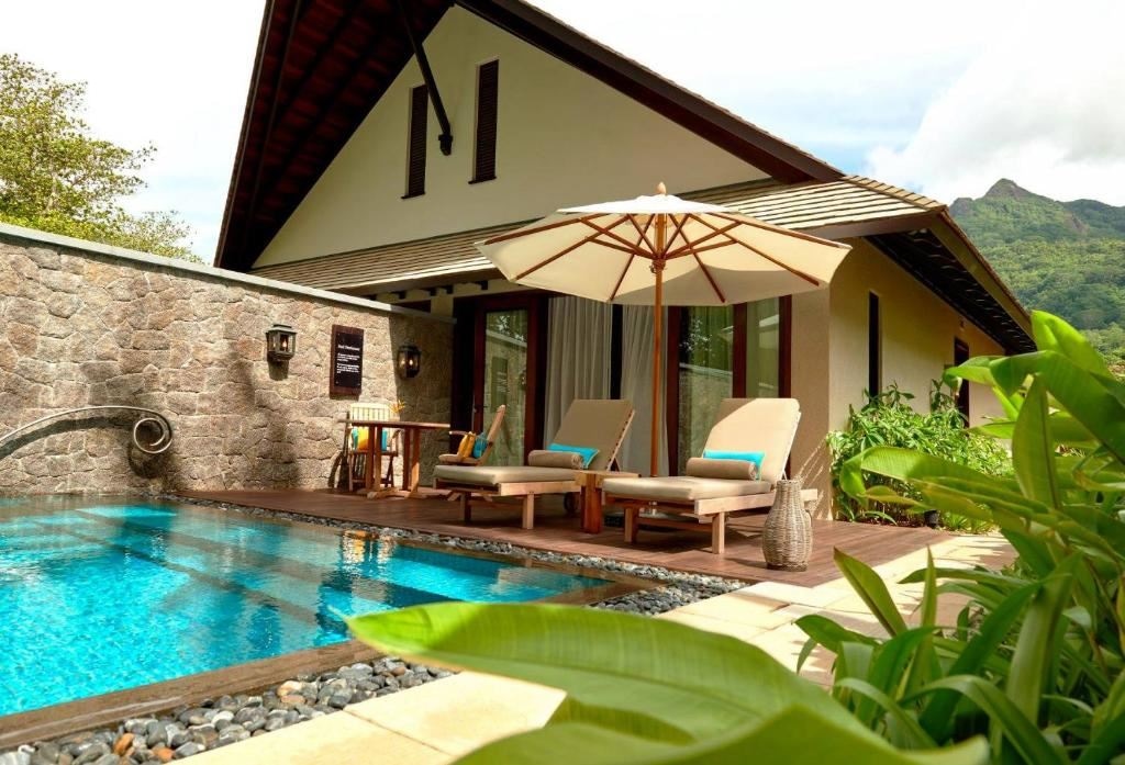 rooms-beach-pool-villas