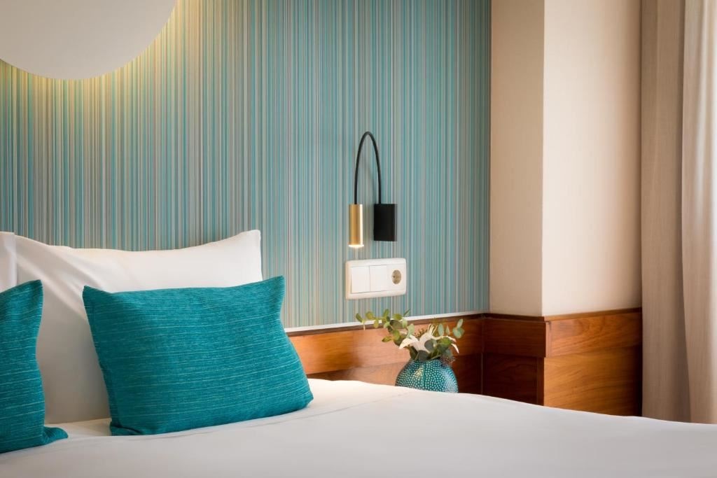 rooms-superior-twin-room-balcony-or-terrace