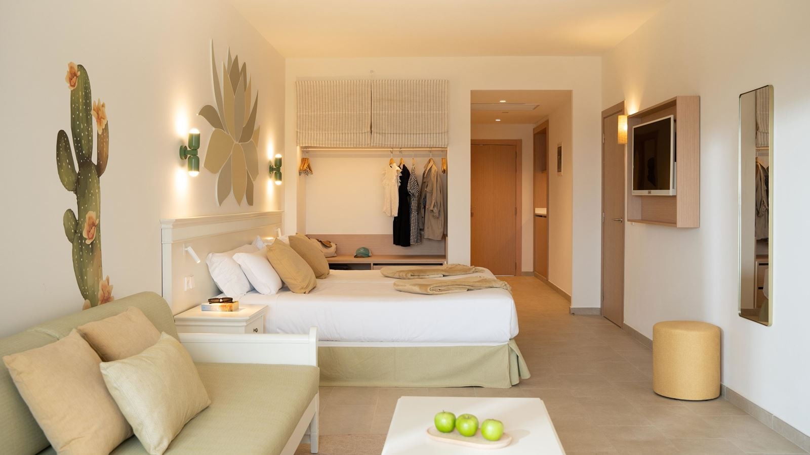 rooms-junior-suite-side-sea-view