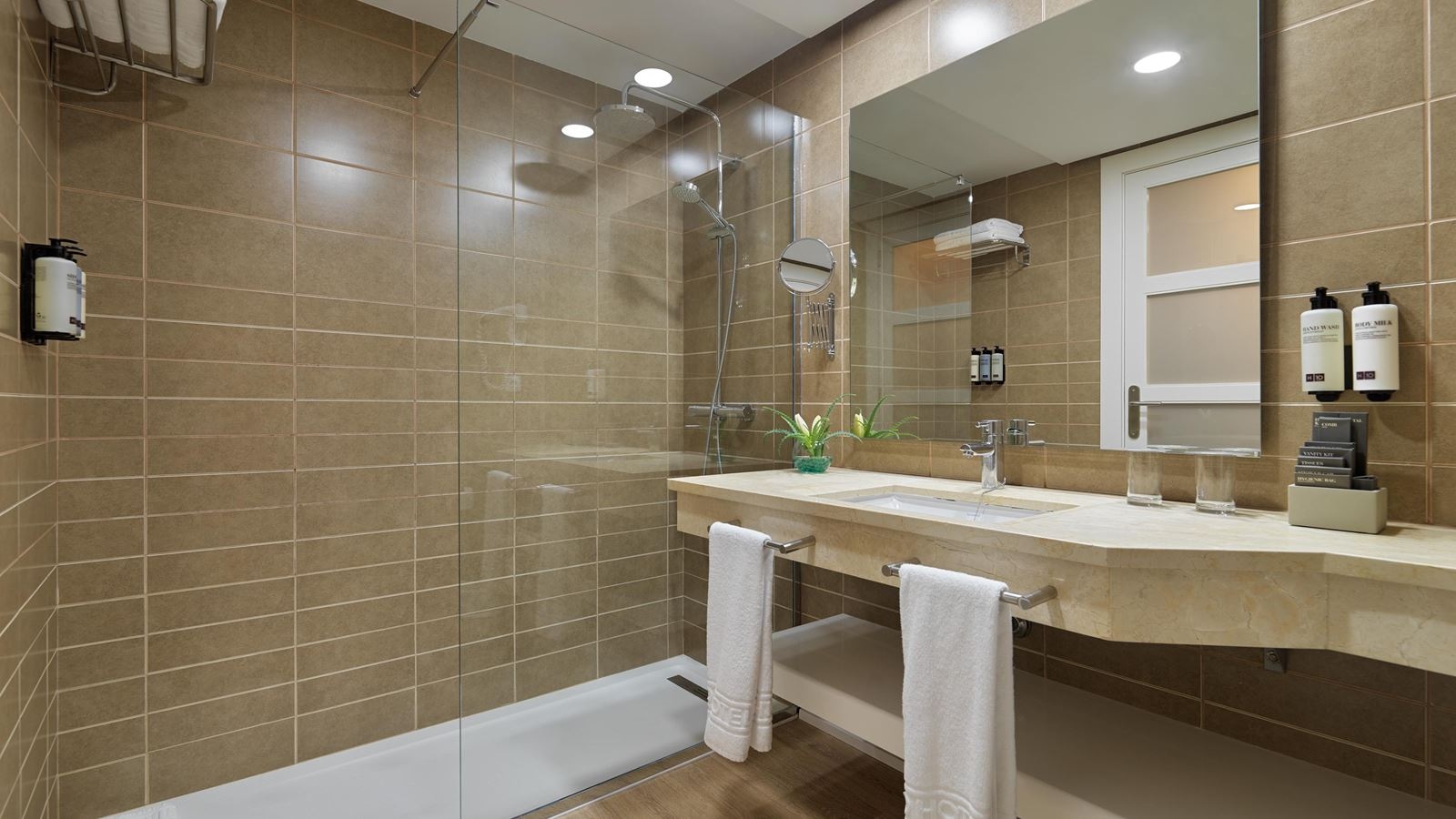 rooms-junior-suite-privilege-balcony-or-terrace