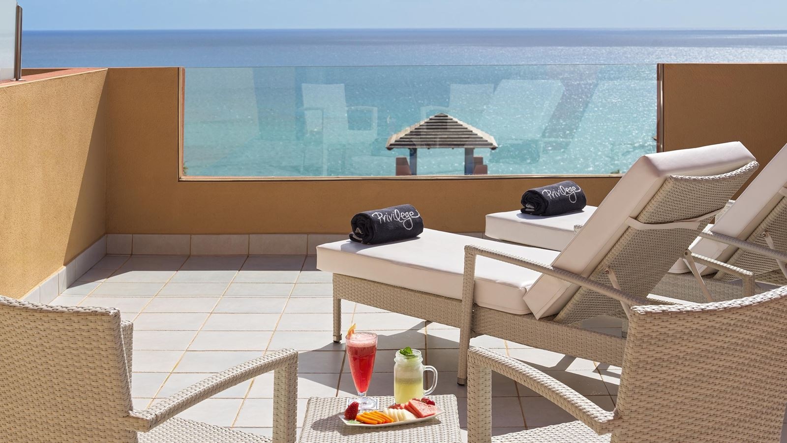 rooms-junior-suite-privilege-balcony-or-terrace