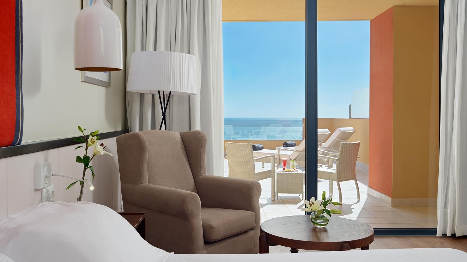 rooms-junior-suite-privilege-balcony-or-terrace